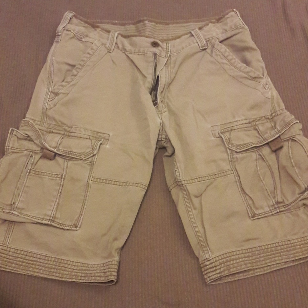 Levi Khaki Cargo Shorts